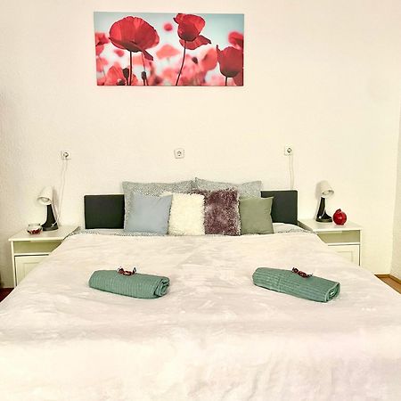 Very Warm Home With Big Bed Near New York Cafe Boedapest Buitenkant foto